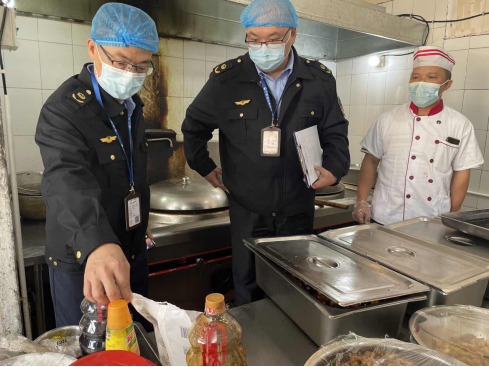 中山市市場監(jiān)管局全覆蓋檢查我市集中隔離場所食品及特種設(shè)備安全1075.png